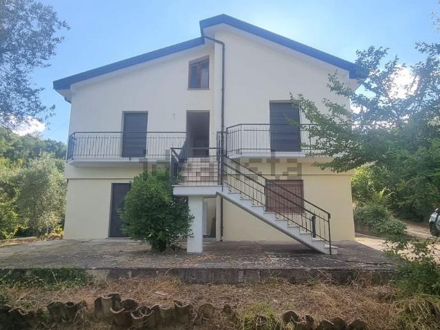 Villetta indipendente in vendita di 110 m² in Contrada Trspatino, 5