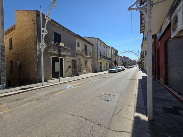 Villetta indipendente in vendita di 110 m² in Corso Leonardo Umile