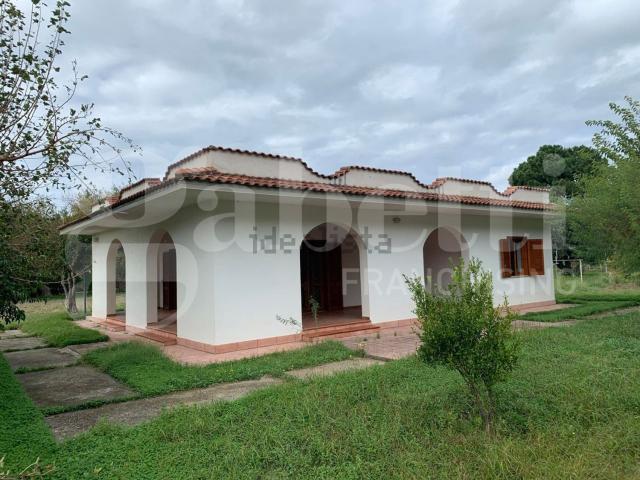 Villetta indipendente in vendita di 110 m² in Strada Statale 18 Tirrena Inferiore