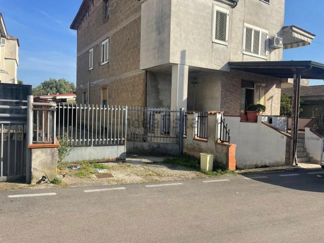 Villetta indipendente in vendita di 111 m² in Via Tutuni