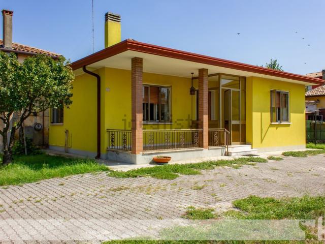 Villetta indipendente in vendita di 112 m² in Via Cesare Battisti, 72