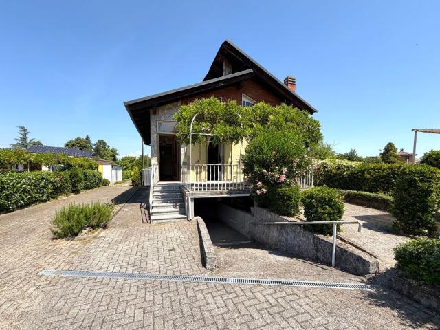 Villetta indipendente in vendita di 112 m² in Via Martiri della Libertà, 4