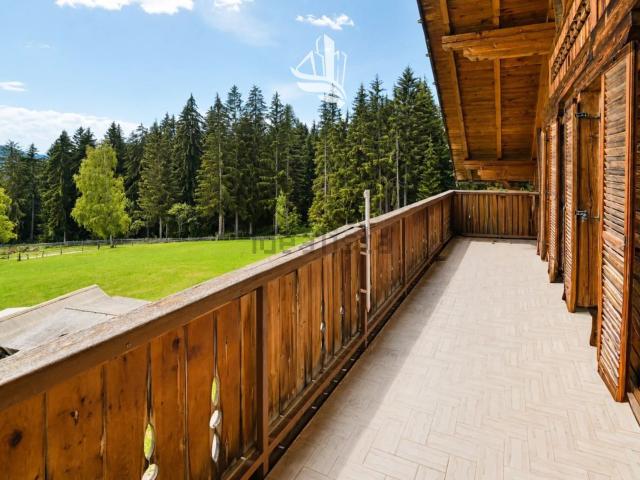 Villetta indipendente in vendita di 1133 m² in Via Obergummer