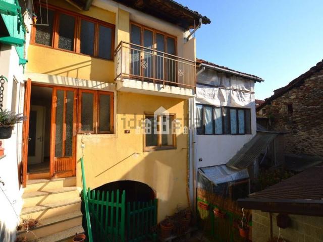 Villetta indipendente in vendita di 113 m² in Via Adua