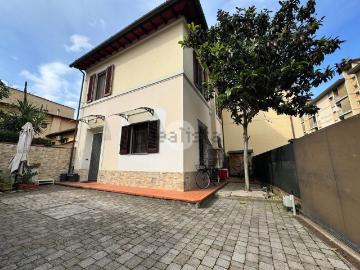 Villetta indipendente in vendita di 113 m² in Via Baccio da Montelupo, 45