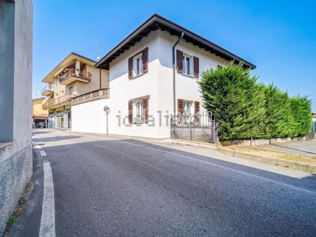 Villetta indipendente in vendita di 113 m² in Via Fratelli Rosselli