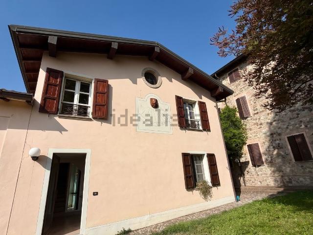 Villetta indipendente in vendita di 114 m² in Via Montepelato Nord, 50