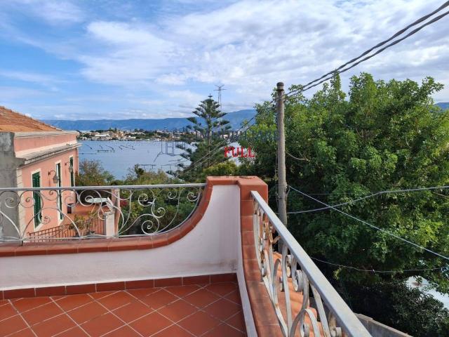 Villetta indipendente in vendita di 114 m² in Salita Vecchia Cimitero in Torre Faro