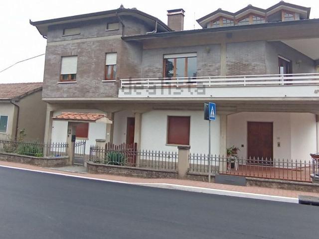 Villetta indipendente in vendita di 1150 m² in Via Trasimeno