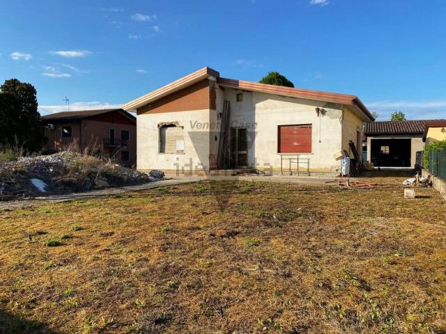 Villetta indipendente in vendita di 115 m² in Via Cristoforo Colombo, 9