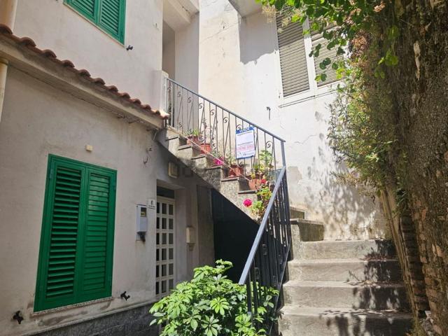 Villetta indipendente in vendita di 115 m² in Via galliano, 4