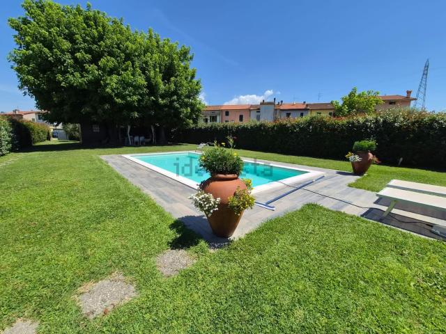 Villetta indipendente in vendita di 115 m² in Via Fiorentina