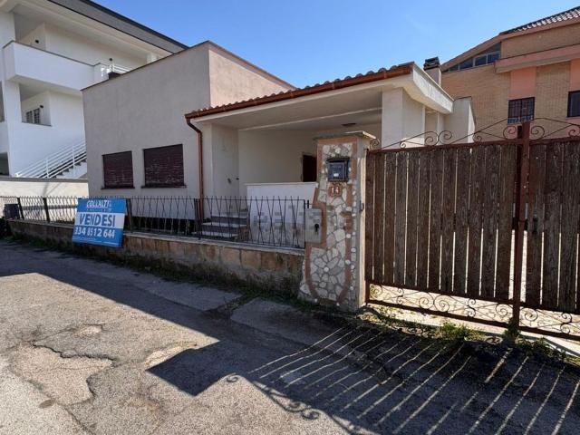 Villetta indipendente in vendita di 115 m² in Via Maiella, 14