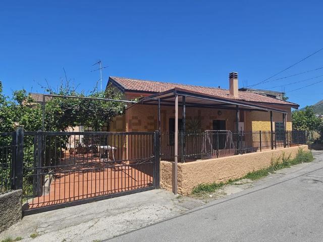 Villetta indipendente in vendita di 115 m² in Via Palmiro Togliatti, 75