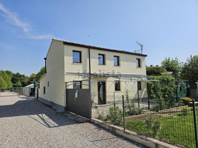 Villetta indipendente in vendita di 115 m² in Via Perarolo