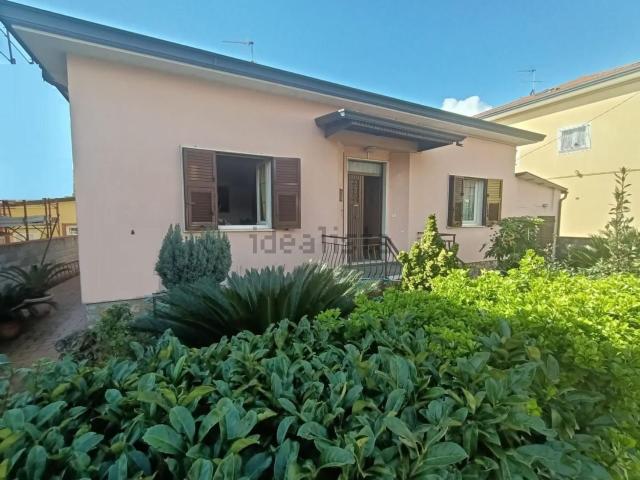 Villetta indipendente in vendita di 115 m² in Via XXV Aprile