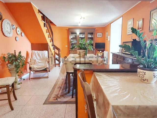 Villetta indipendente in vendita di 115 m² in Frazione Forca di Valle