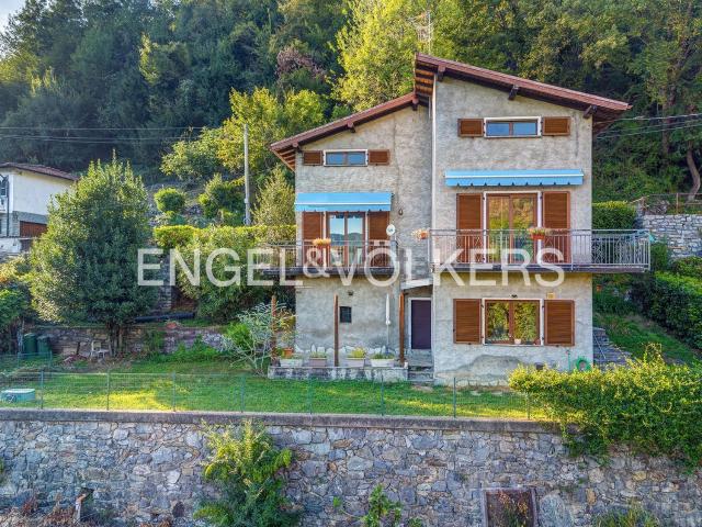 Villetta indipendente in vendita di 115 m² in Strada Sasso Rosso Dasio