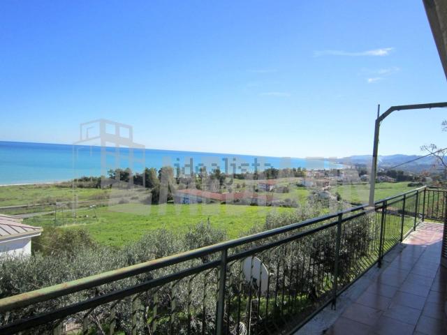 Villetta indipendente in vendita di 116 m² in Via Giacomo Matteotti, 48
