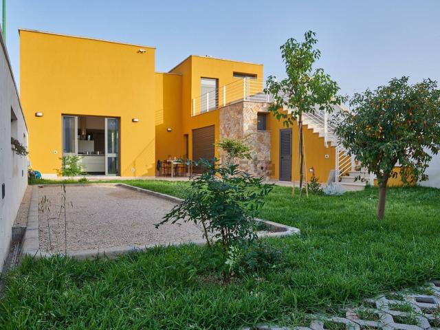 Villetta bifamiliare in vendita di 118 m² in Via L.Cadorna, 82