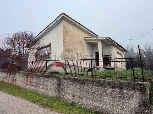 Villetta indipendente in vendita di 117 m² in Via Colleolivo