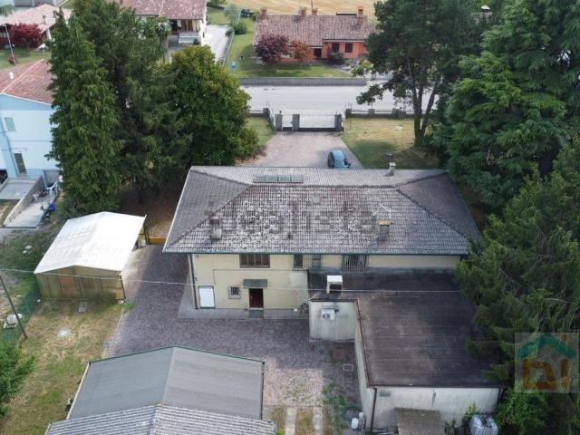 Villetta indipendente in vendita di 118 m² in Via Montello, 105