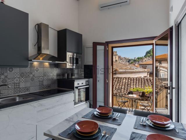 Villetta indipendente in vendita di 118 m² in Via Santa Sofia, 14