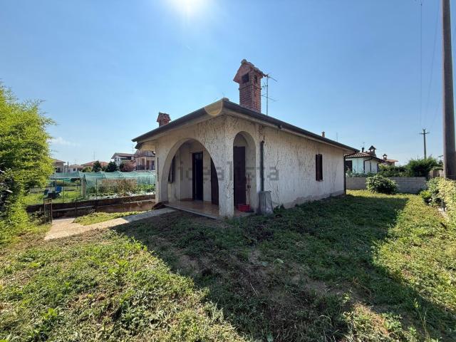 Villetta indipendente in vendita di 118 m² in Via Papa Giovanni XXIII&apos , 9