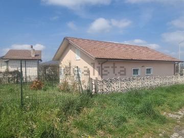 Villetta indipendente in vendita di 118 m² in Contrada Strada, 27