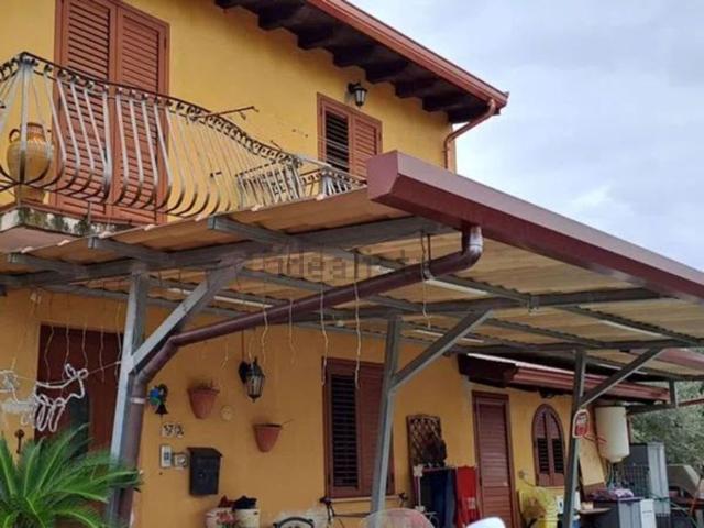 Villetta indipendente in vendita di 119 m² in Via Luigi Fulci, 12