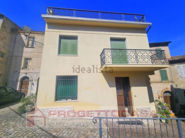 Villetta indipendente in vendita di 119 m² in Viale Giovanni Amadio Medaclia D&apos oro