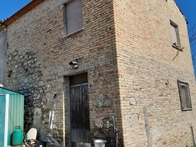 Villetta indipendente in vendita di 119 m² in Contrada colle Breccioli, 46