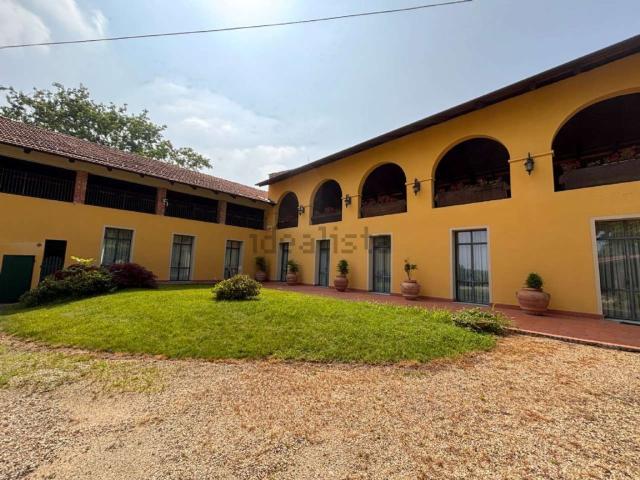 Villetta indipendente in vendita di 1200 m² in Strada Borgarella