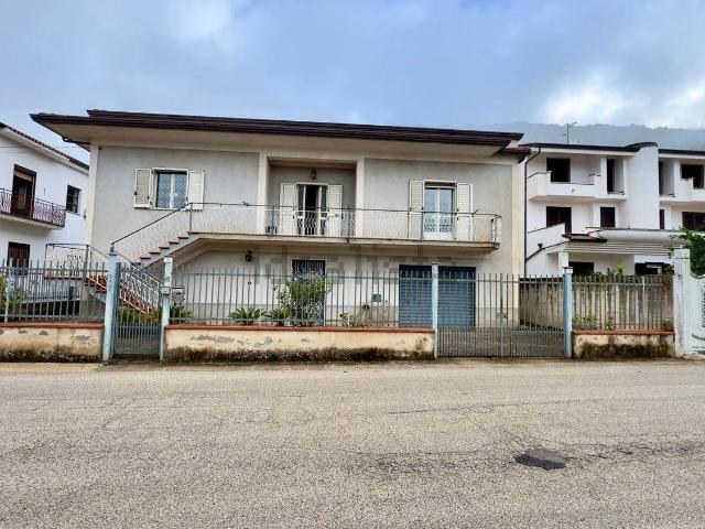 Villetta indipendente in vendita di 120 m² in Via Corso