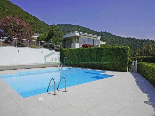 Villetta indipendente in vendita di 120 m² in Via Gardesana