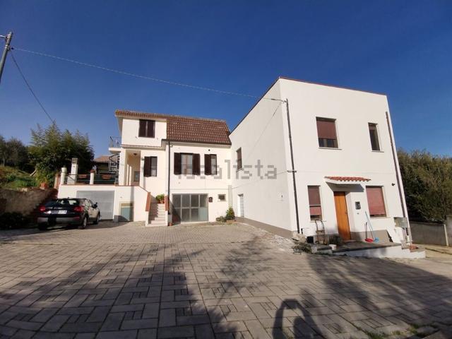 Villetta indipendente in vendita di 120 m² in Via Fieramosca Anelli