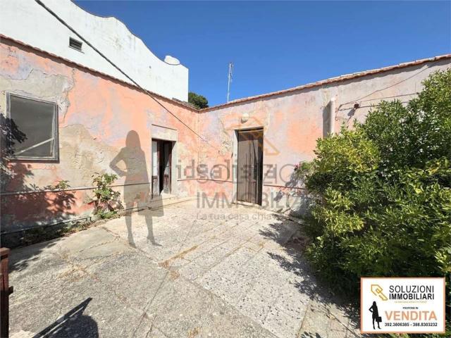Villetta indipendente in vendita di 120 m² in Via Firenze, 106