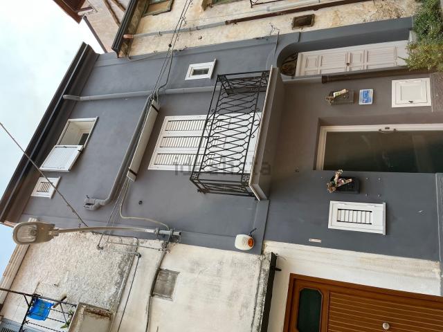 Villetta indipendente in vendita di 120 m² in Via Jorga, 12