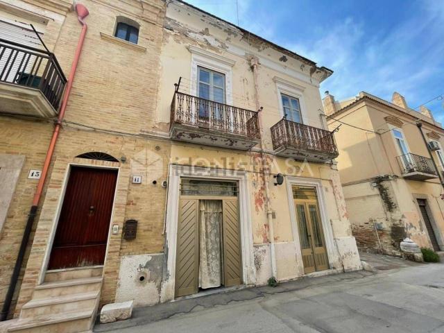 Villetta indipendente in vendita di 120 m² in Via Ludovico Ariosto