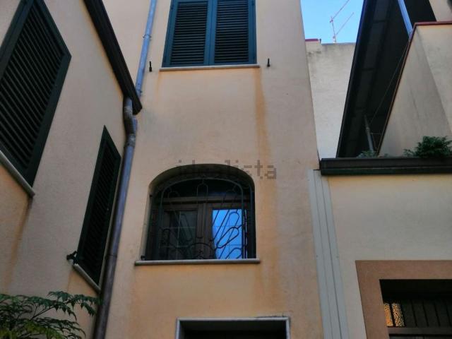Villetta indipendente in vendita di 120 m² in Via Monarchia