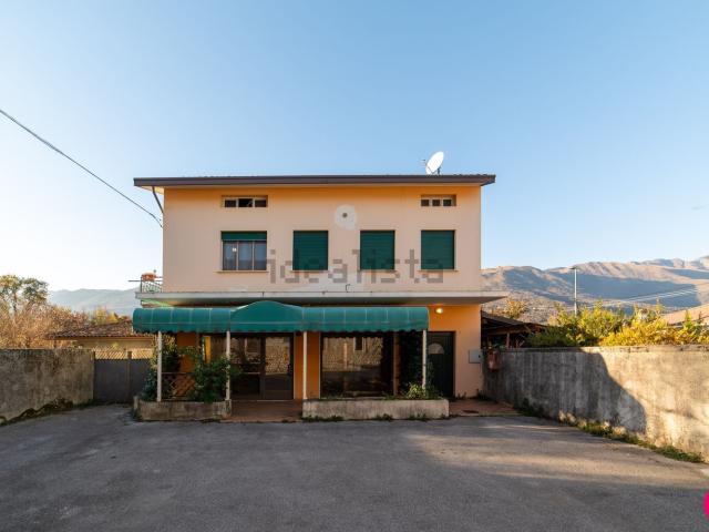 Villetta indipendente in vendita di 120 m² in Via Montello