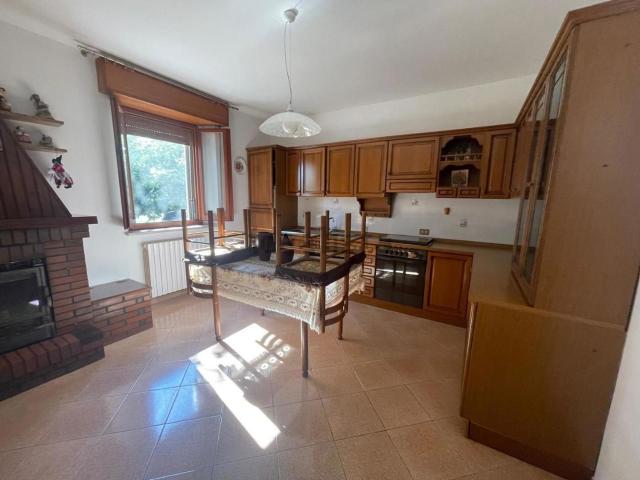 Villetta indipendente in vendita di 120 m² in Via Macerata