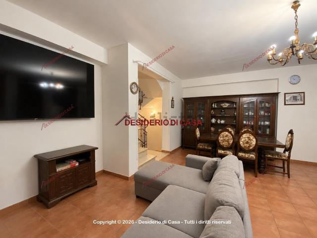 Villetta indipendente in vendita di 120 m² in Via Massimo D&apos Azeglio