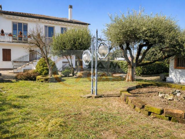 Villetta indipendente in vendita di 120 m² in Via Padana