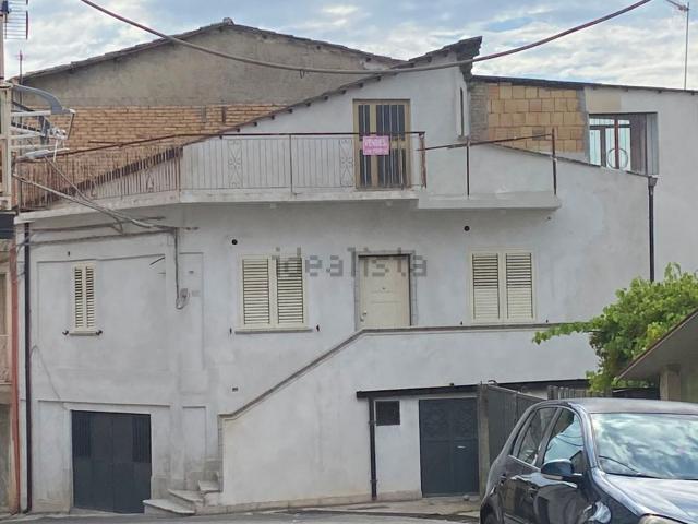 Villetta indipendente in vendita di 120 m² in Via Roma