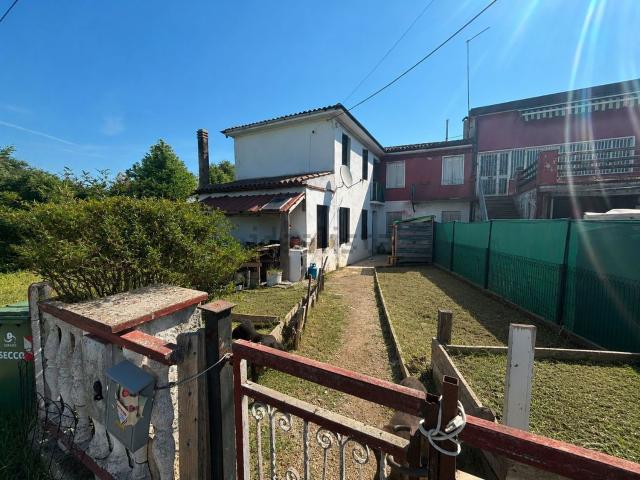 Villetta indipendente in vendita di 120 m² in Via Riazzo