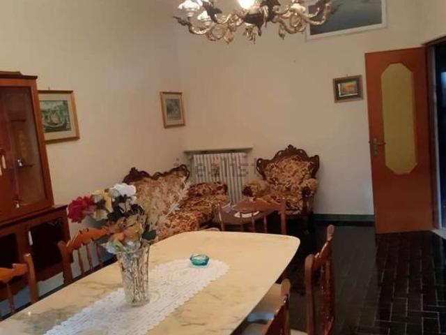 Villetta indipendente in vendita di 120 m² in Via U. Foscolo, 27