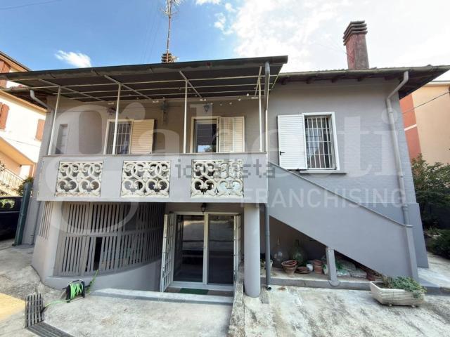 Villetta indipendente in vendita di 120 m² in Via Valle D&apos Aosta, 11