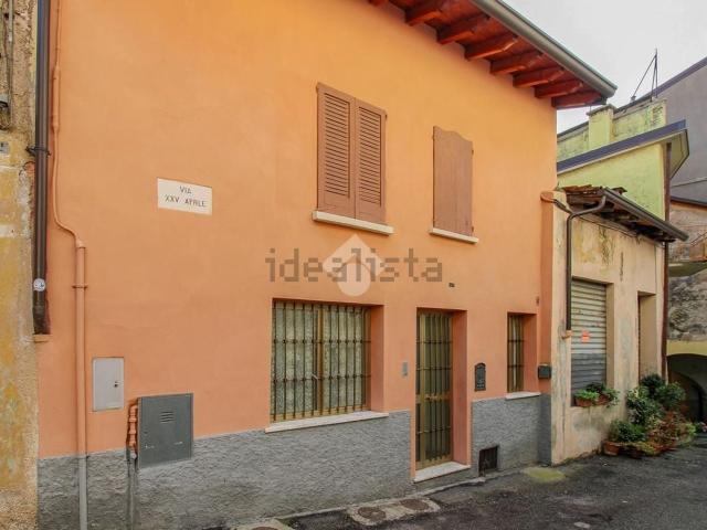 Villetta indipendente in vendita di 120 m² in Via XXV Aprile