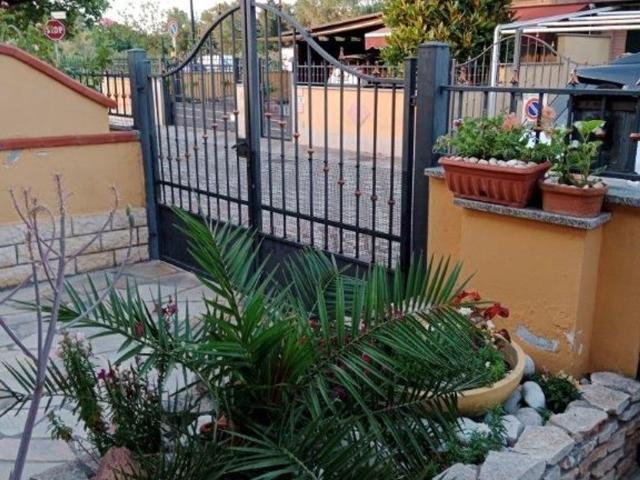 Villetta indipendente in vendita di 120 m² in Via Zamboni Ferruccio